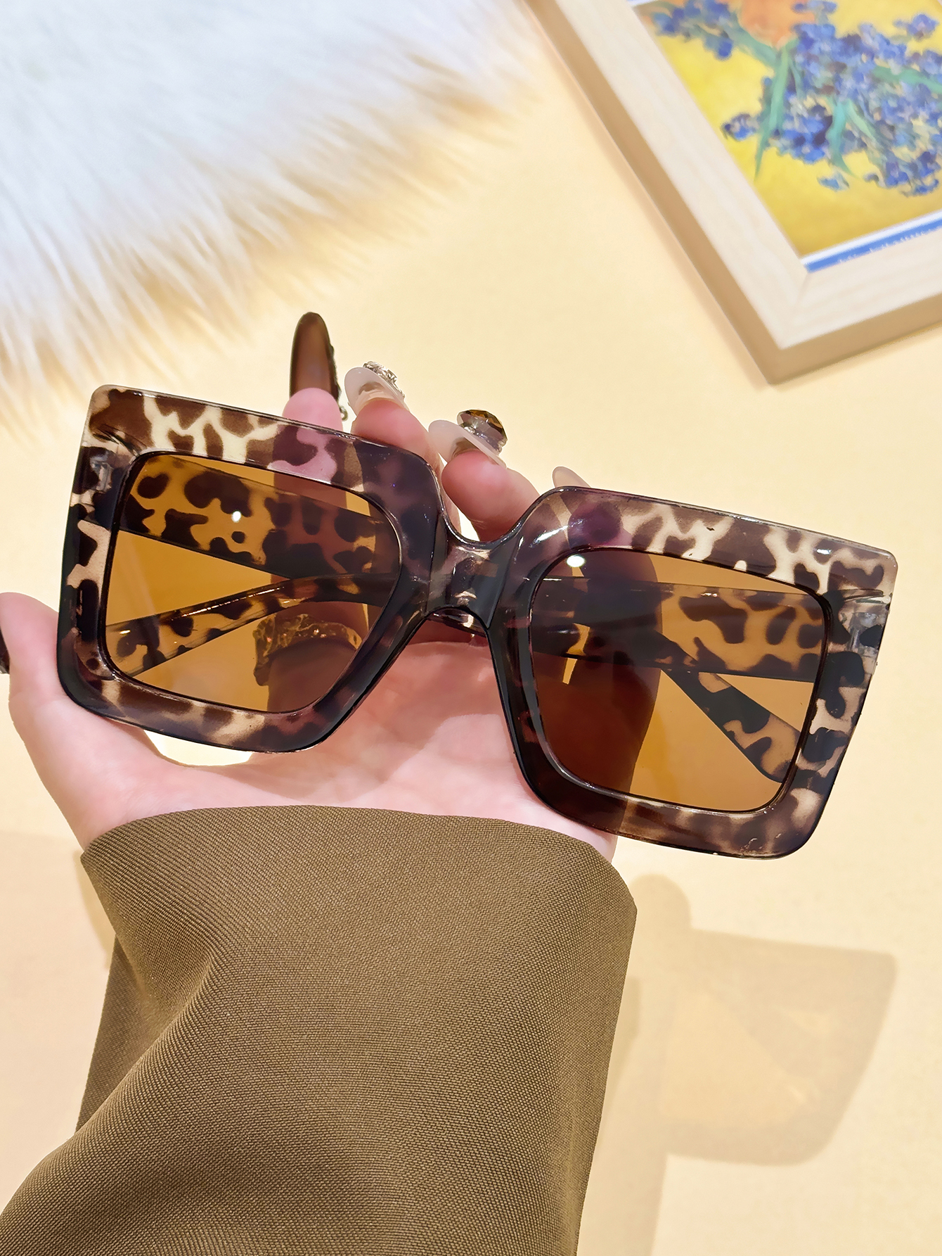 Street Fashion Photoshoot - 1Pc Niche Trendy Light Leopard Print