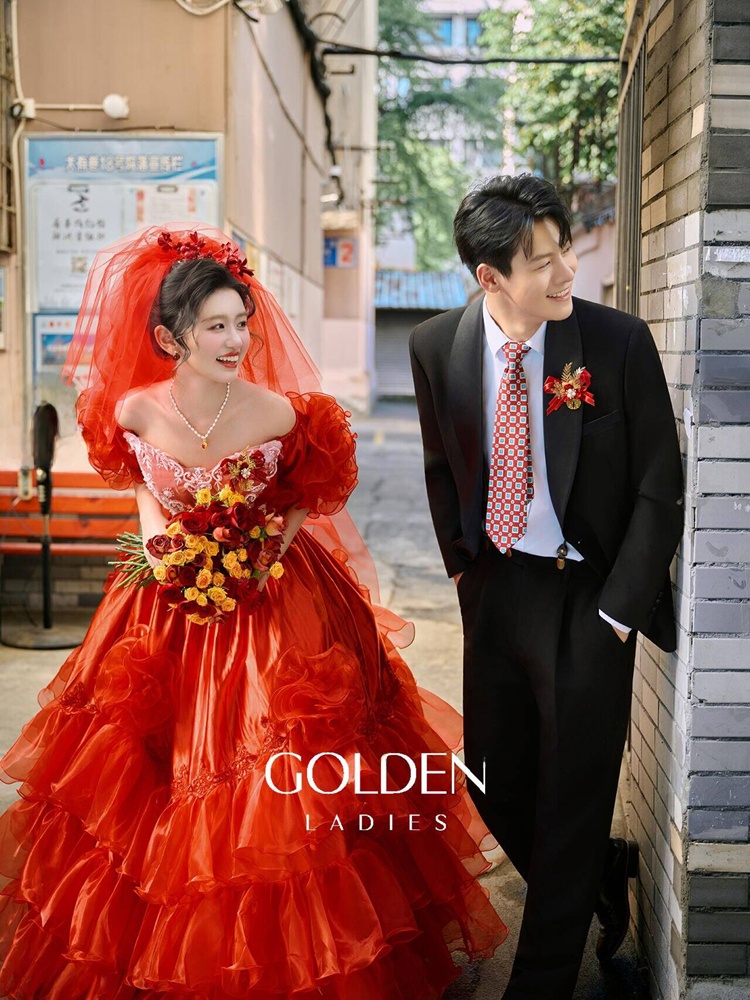New Vintage Wedding Dress Film - Street Fashion Photoshoot 评论和价格