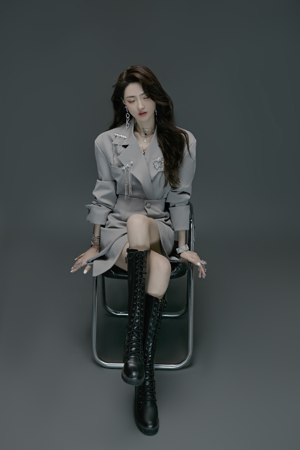 Couple's Fashionable Suit Set  - Street Fashion Photoshoot 评论和价格